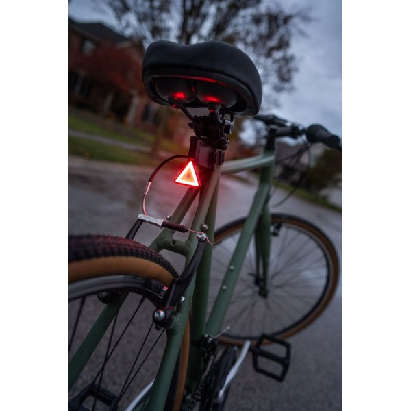 Baklampa cykel LED triangelform 7 lägen USB Baklampa cykel LED triangelform 7 lägen USB