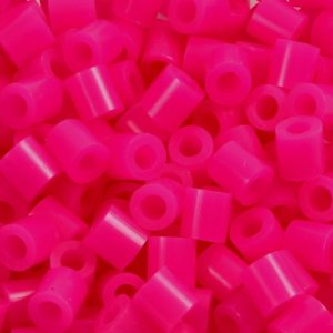 Rörpärlor NABBI medium 5x5 mm Cerise 1100 st Rörpärlor NABBI medium 5x5 mm Cerise 1100 st