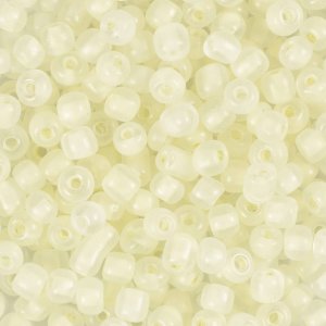 Rocaillepärlor matta frozen 4 mm Vit 25 g Rocaillepärlor matta frozen 4 mm Vit 25 g