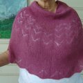 Kundbild DROPS Brushed Alpaca Silk garn - 25g - Ljung (08): Axelvärmare, bara att knyckla ner...
