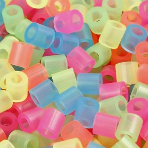 Rörpärlor NABBI medium 5x5 mm Neonfärger 5000 st - Hink Rörpärlor NABBI medium 5x5 mm Neonfärger 5000 st - Hink
