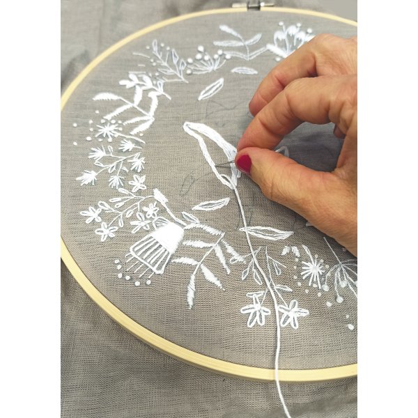 Broderikit med r�vmotiv