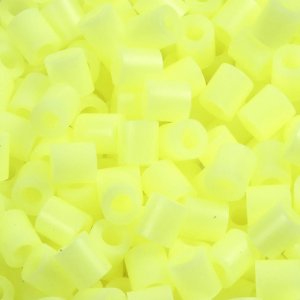 Rörpärlor NABBI medium 5x5 mm Pastellgul 1100 st Rörpärlor NABBI medium 5x5 mm Pastellgul 1100 st