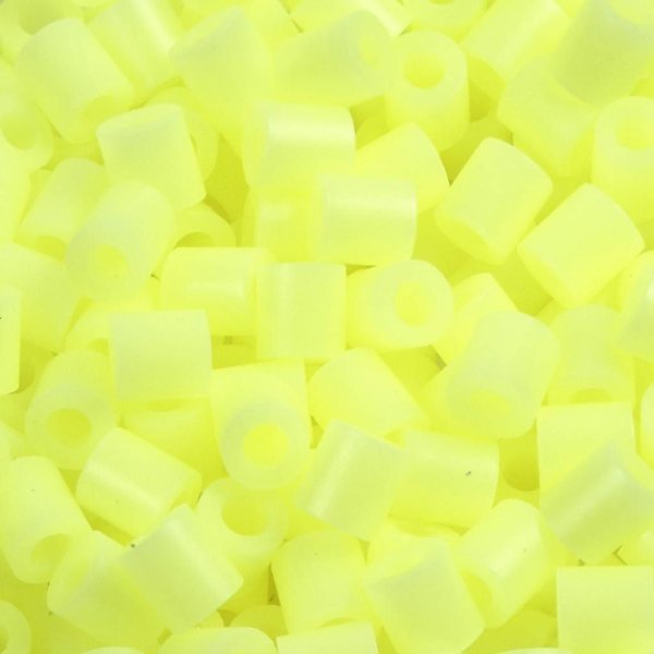 Rörpärlor NABBI medium 5x5 mm Pastellgul 1100 st Rörpärlor NABBI medium 5x5 mm Pastellgul 1100 st