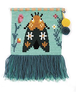 Broderikit med fj�rilsdesign i canvas