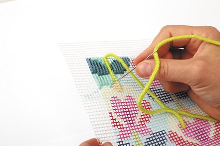 Broderikit med lotusblomma på canvas Broderikit med lotusblomma på canvas