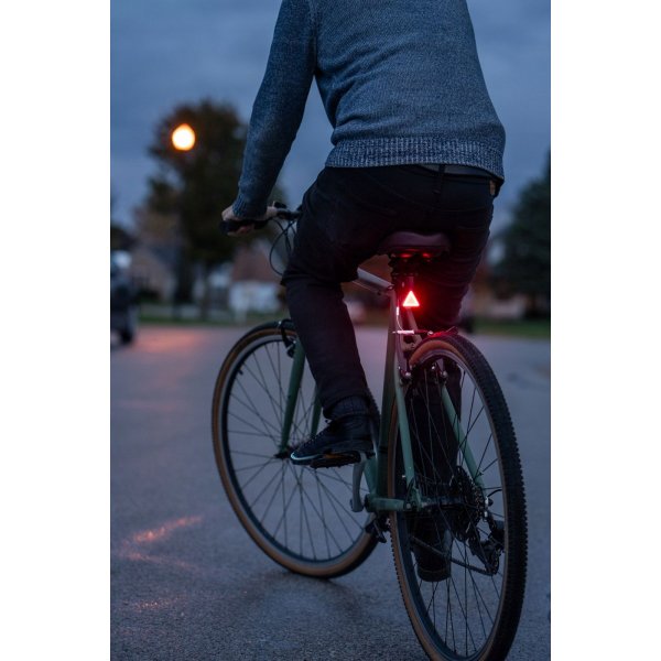 Baklampa cykel LED triangelform 7 lägen USB Baklampa cykel LED triangelform 7 lägen USB