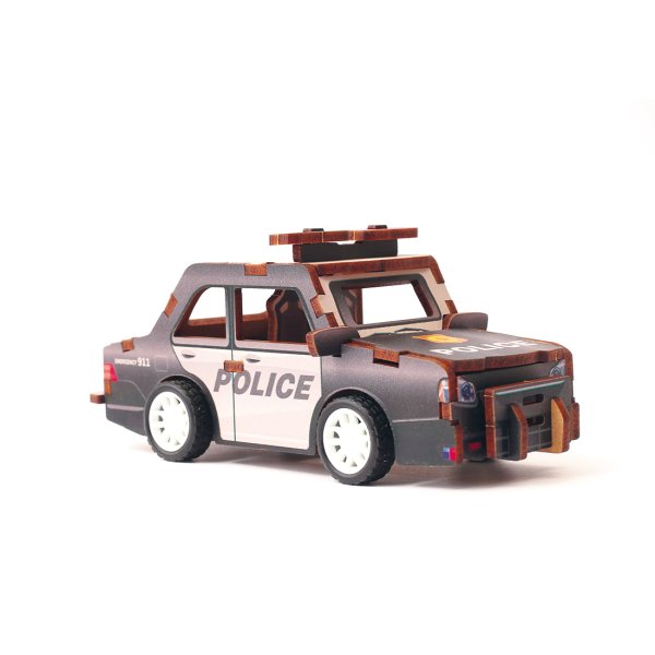 3D-modell i tr� - Polisbil