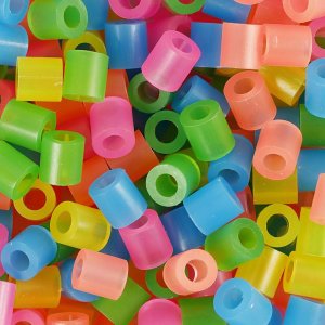 Rörpärlor NABBI medium 5x5 mm Neonfärger 20000 st - Hink Rörpärlor NABBI medium 5x5 mm Neonfärger 20000 st - Hink