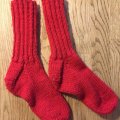 Kundbild DROPS Big Merino Mix garn - 50g - Röd (18): Mysiga raggsockor i merinoull