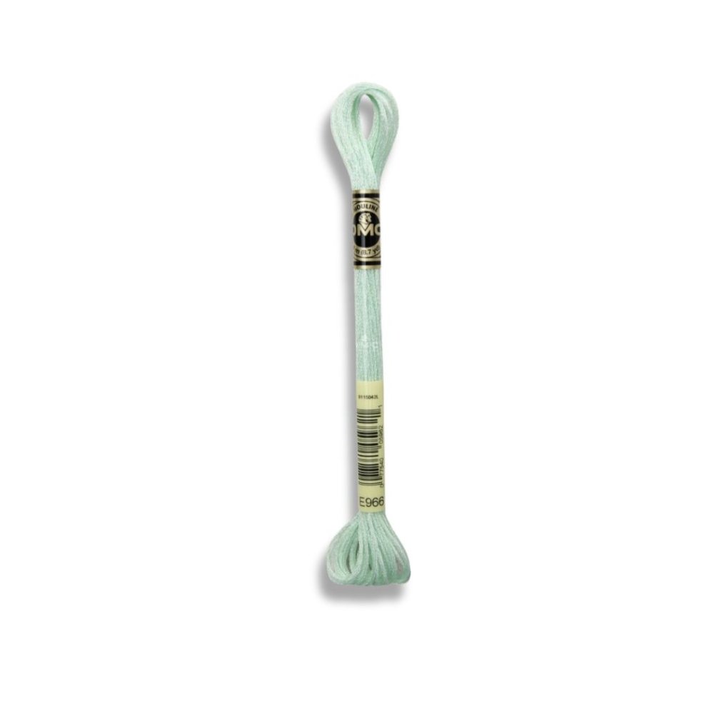 DMC Mouliné art. 317W Light Effects, E966 Pearlescent Soft Green - Moulinegarn, Garn, Sticka & virka