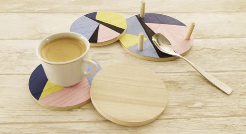 4 underlägg i trä 12,5 x 12,5 cm 4 underlägg i trä 12,5 x 12,5 cm