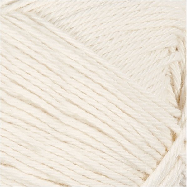 Bomullsgarn - råvit - nr. 8/4 - 50 g Bomullsgarn - råvit - nr. 8/4 - 50 g