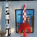 Kundbild Stickermix - Bokstäver - röd: Apollo 11 raketen har röda...