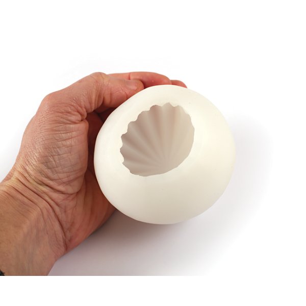 Ljusform i silikon - R�fflad kula � 8,6 cm