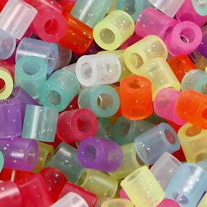Rörpärlor NABBI medium glitterfärger 5x5 mm 20000 st - Hink Rörpärlor NABBI medium glitterfärger 5x5 mm 20000 st - Hink